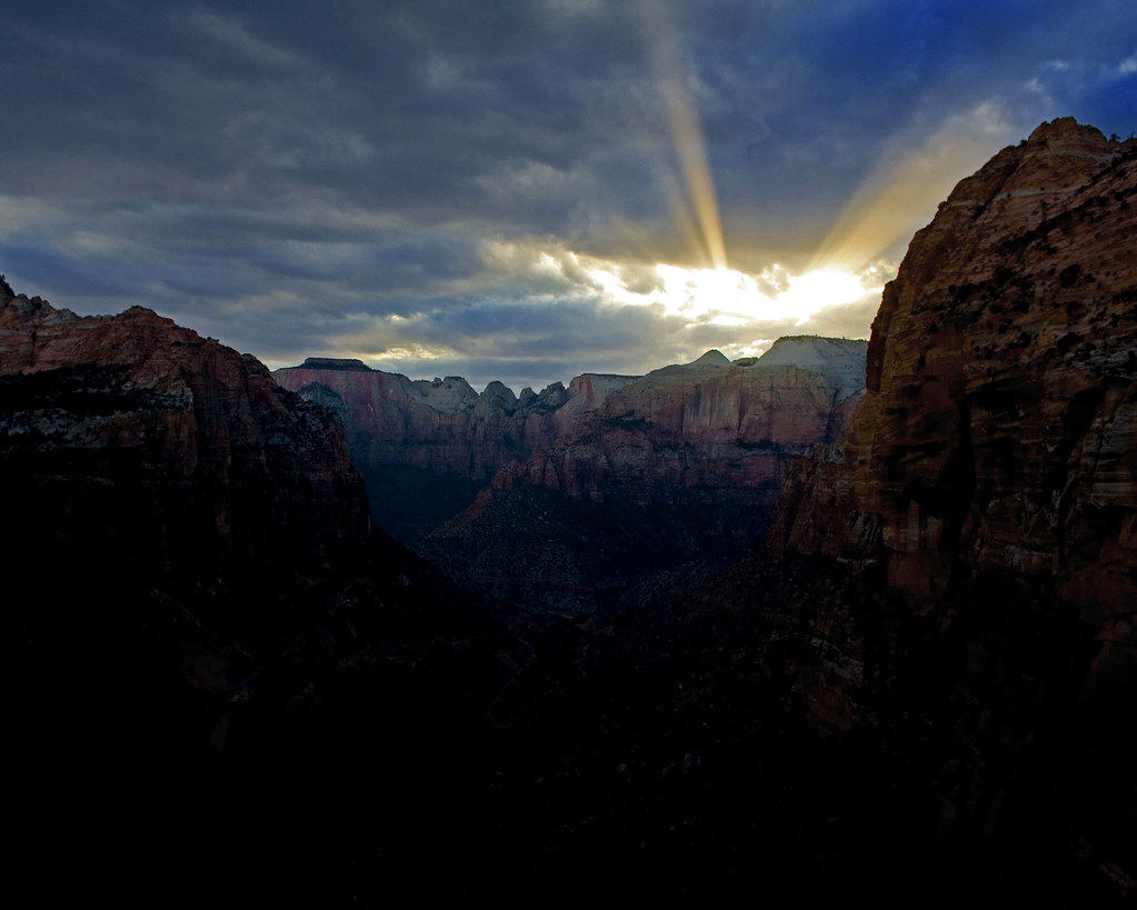 zion canyon overlook at sunset
